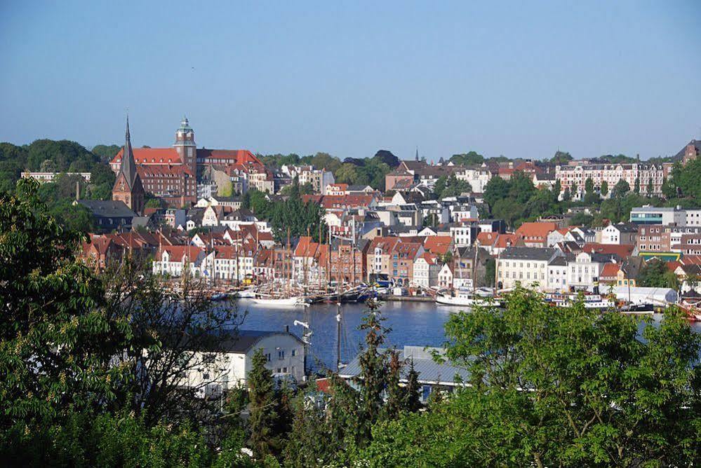 Hotel Am Wasserturm Flensburg Buitenkant foto
